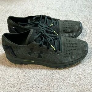 Men’s Under Armour SpeedForm Slingshot running shoes